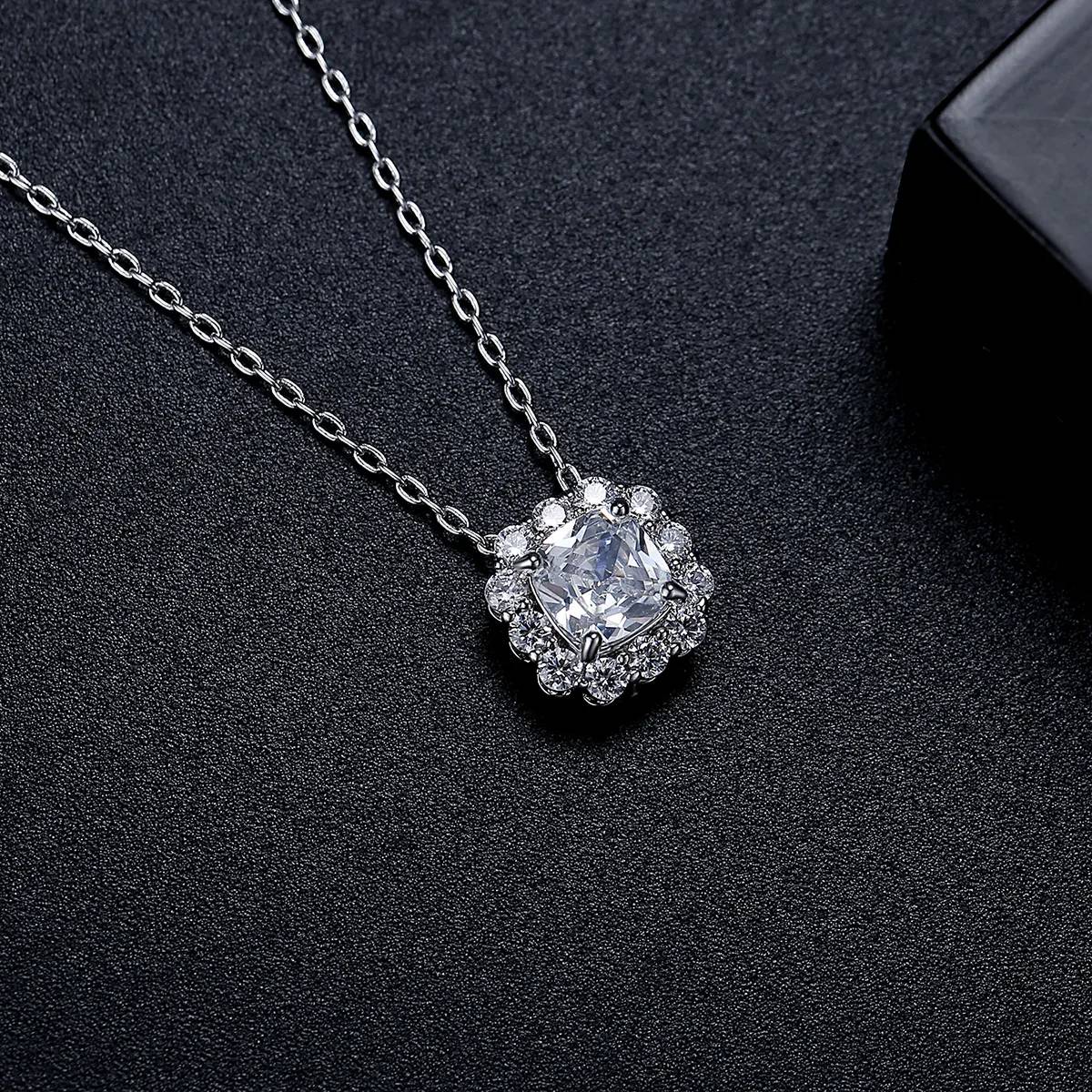 New Luxury Ladies Elegant Necklace Trend Girls Shining Square Cubic Zircon Charm Chain Necklaces High Quality Woman Neck Jewelry