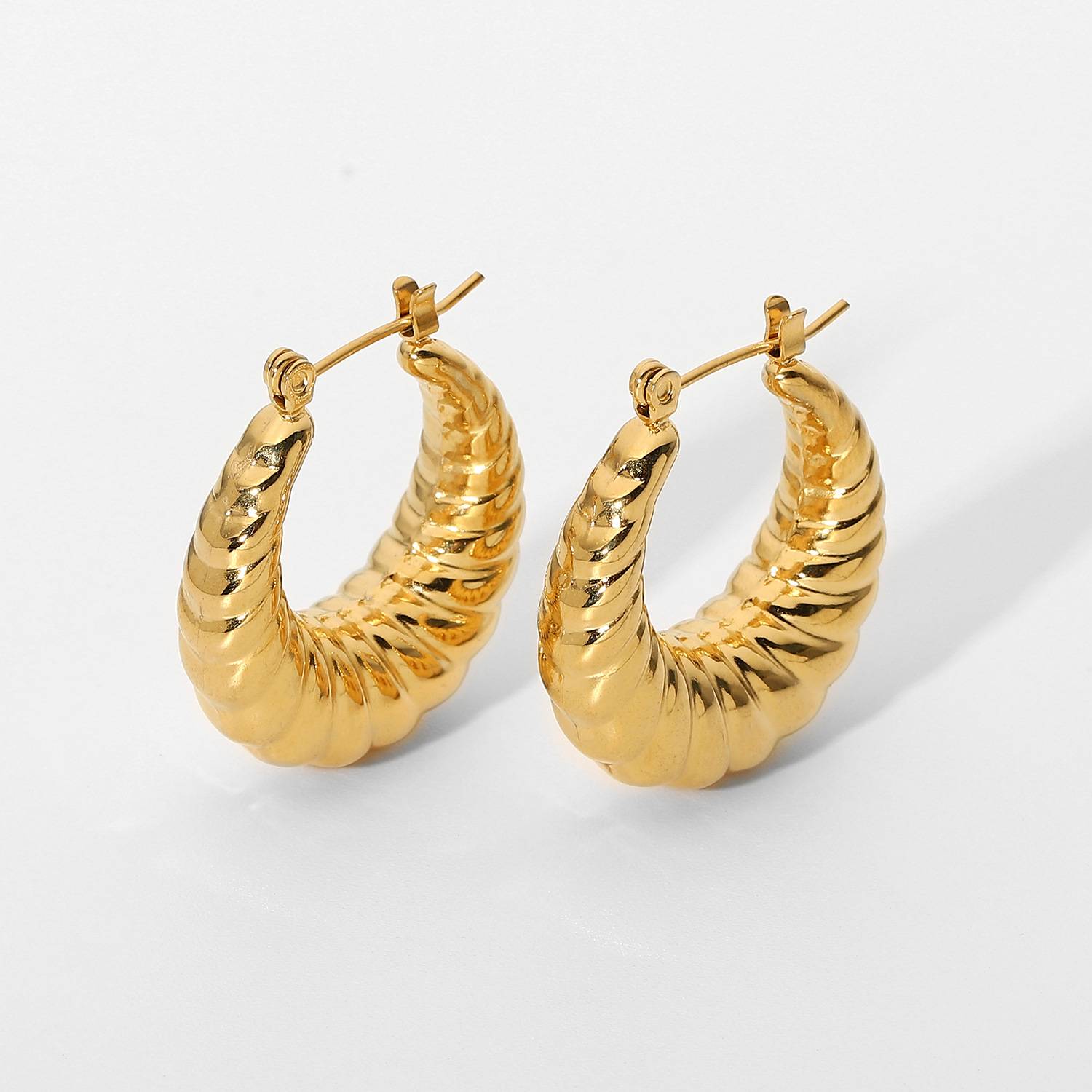 Fashion Luxury Stainless Steel Croissants Hoop Earrings Women 18K Gold Plated Round Shrimp Pattern Earrings Party Jewelry Gifts
