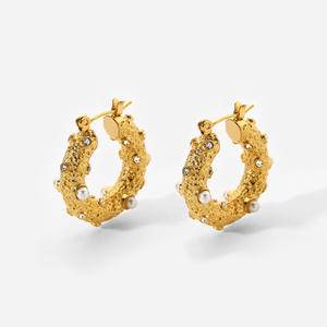 Trendy Fashion Statement Pearl Hoop Earrings 18k Gold Stainless Steel Jewelry For Women Hammer Cubic Zirconia Huggie Earrings