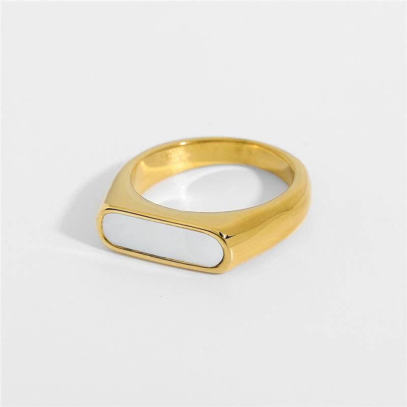 New High Quality Fashion Trend 18K Gold Plated Jewelry Personality Atmospheric Surface Drip Oil Black White Stainless Steel Ring