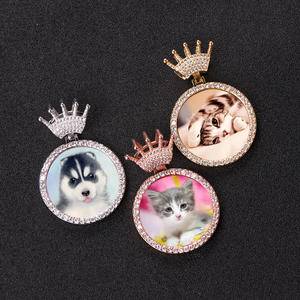 Iced Out Personalized Hip Hop CZ Frame Jewelry Crown Buckle Round Photo Pendant Custom Circle Picture Memory Medallions Necklace