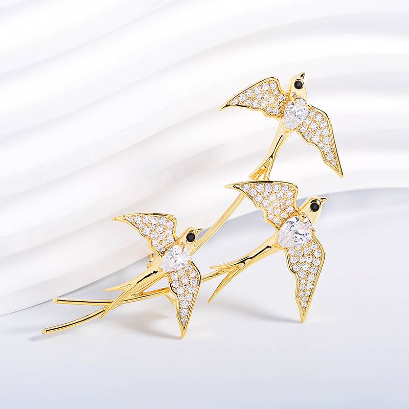 New Luxury Exquisite Swallow Bird Design Breastpin Women Luxurious Elegant Lapel Pins Fashion Ladies Bling Zircon Brooch Jewelry