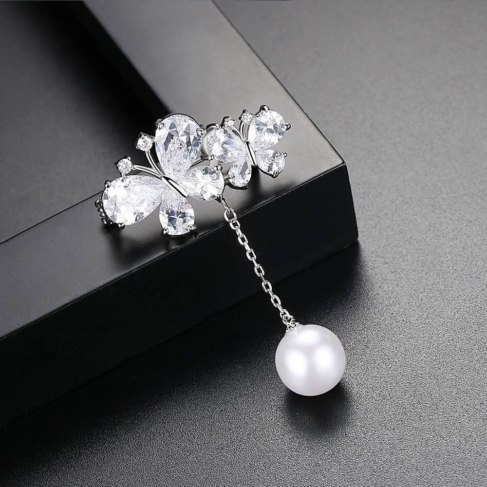 Luxury Exquisite Butterfly Design Breastpins Women Luxurious Elegant Pearl Lapel Pins Fashion Ladies Bling Zircon Brooch Jewelry