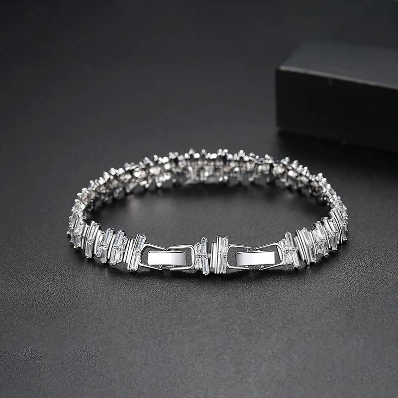 High Quality Luxury Bling Girls Irregular Bracelet Exquisite Ladies Shiny Cubic Zircon Hand Chain Women Engagement Party Jewelry