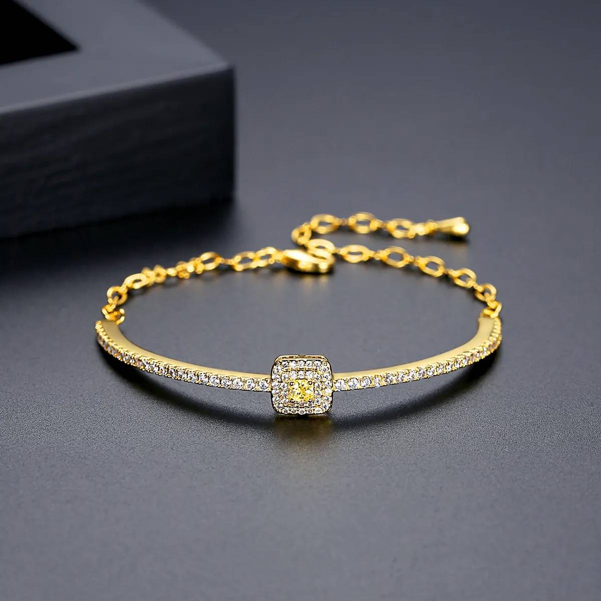Luxury High Quality Ladies Micro Inlaid Cubic Zircon Square Charm Bracelets Gifts Women Fashion Adjustable Chain Bangles Jewelry