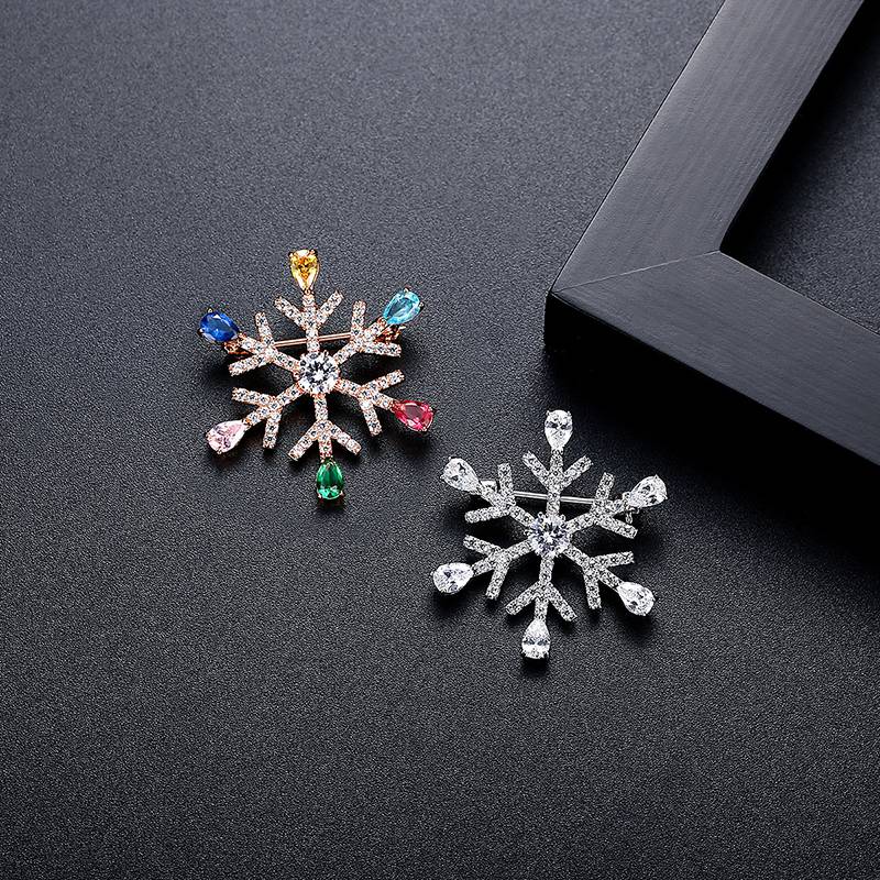 Luxury Exquisite CZ Bridal Breastpin Wedding Clothe Jewelry Woman Fashion Trendy Colour Zircon Snowflake Design Lapel Pin Brooch